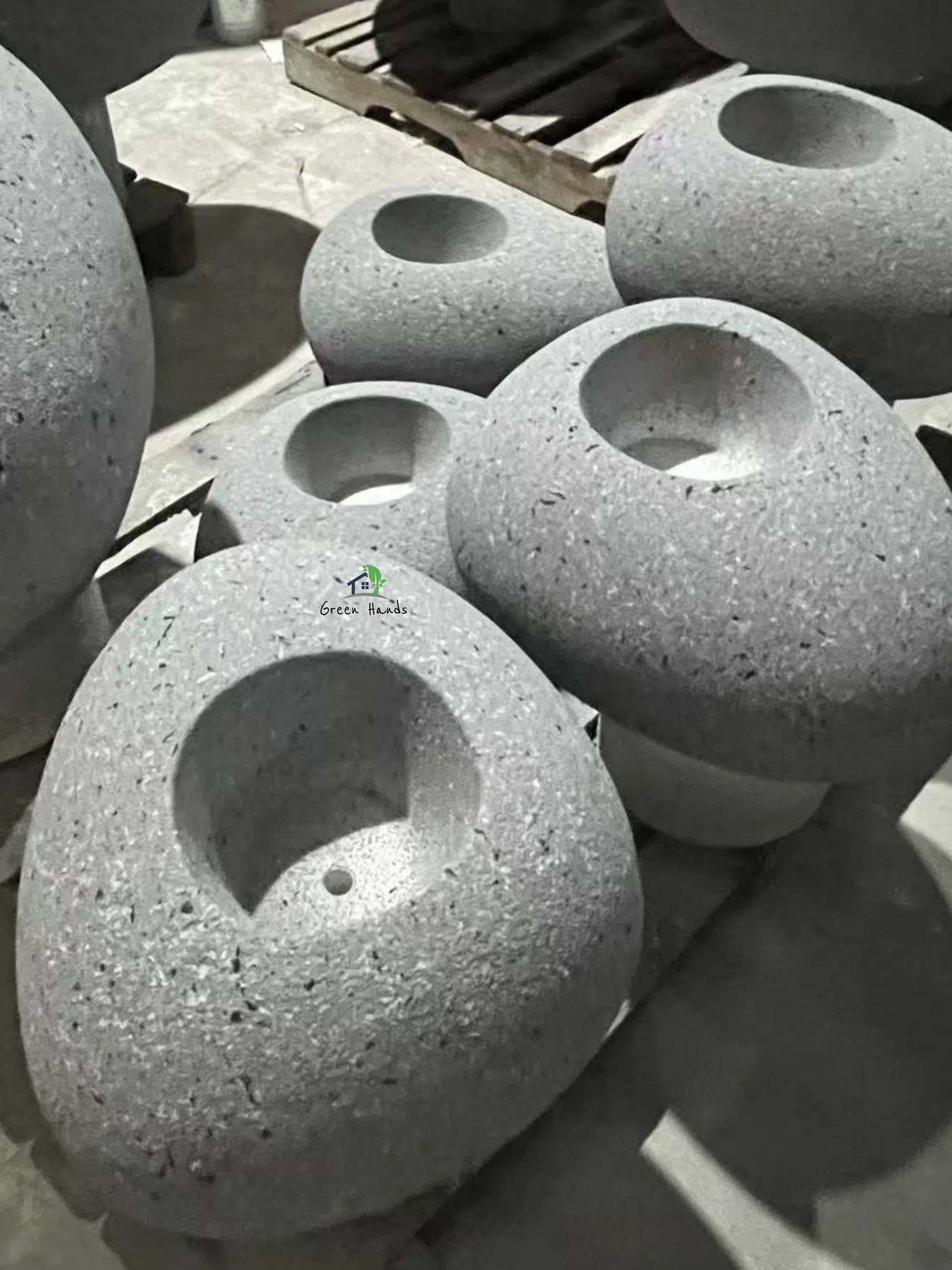 Riverstone-Serenity-Grey-Slate-Fiber-Planter-M-2