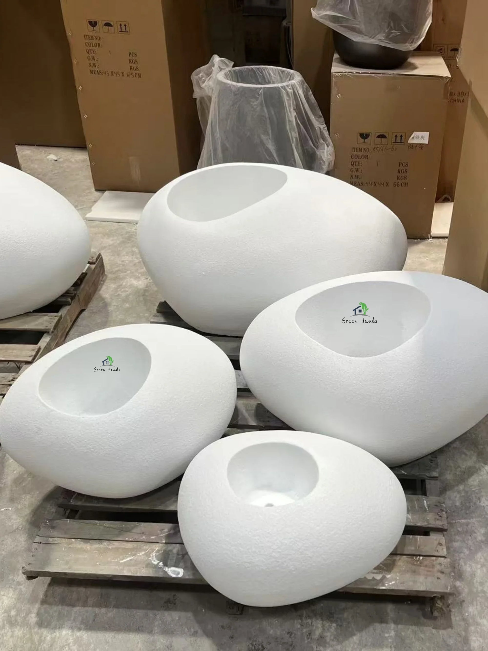 Riverstone-Serenity-Alpine-Frost-White-Fiber-Planter-M-2