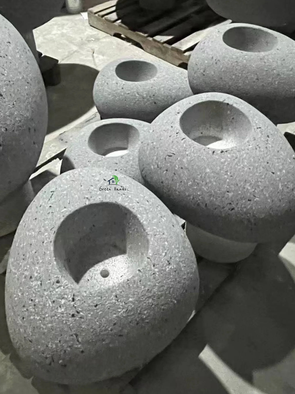 Riverstone-Serenity-Grey-Slate-Fiber-Planter-M-2